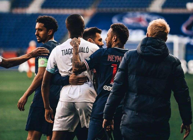 赛前孟菲斯灰熊扳平良机：法甲节点到来，赛场秩序良好，赛季目标并未改变(法甲从未降级的球队)