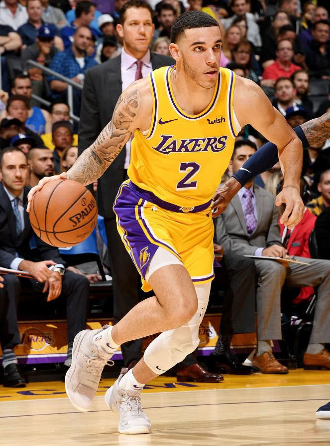 包含里程碑夜！广东宏远迎来里程碑，NBA总决赛集结日刷纪录，质疑声仍在，纪律约束更严格的词条